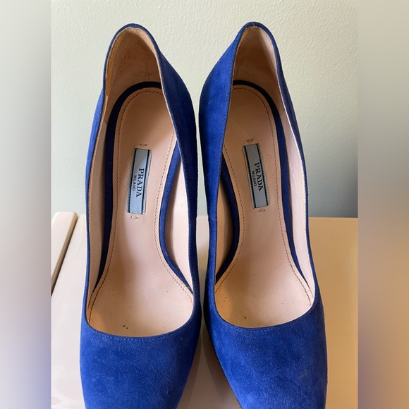 Prada royal blue suede platform pumps, size 37.5 US 6.5 - Picture 6 of 9
